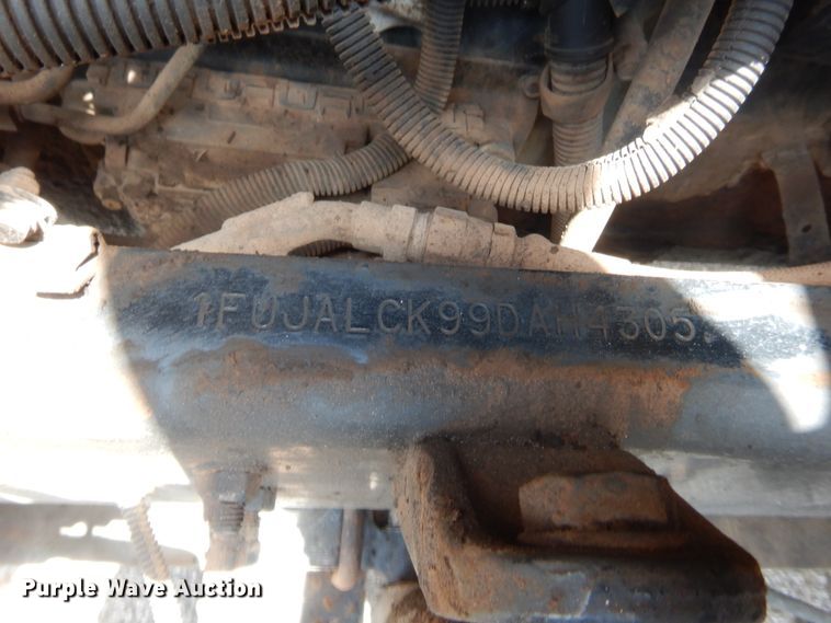 image for item IT9672 2009 Freightliner FLD120  dump truck