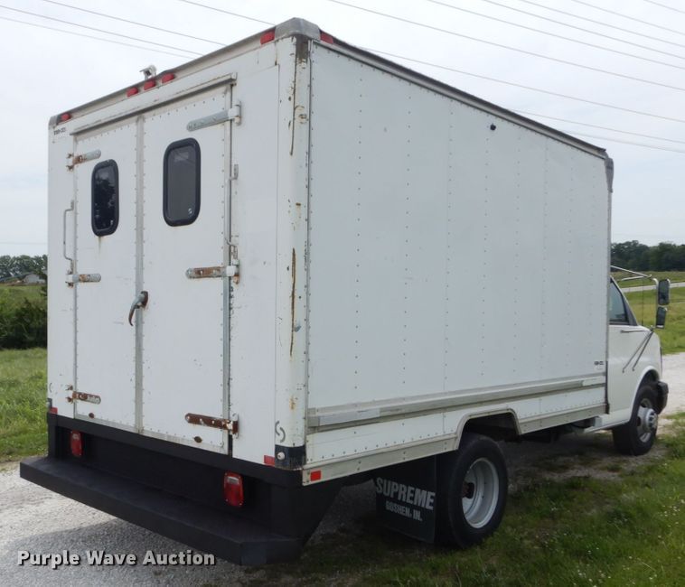 image for item JI9603 2006 Chevrolet Express G3500  box truck