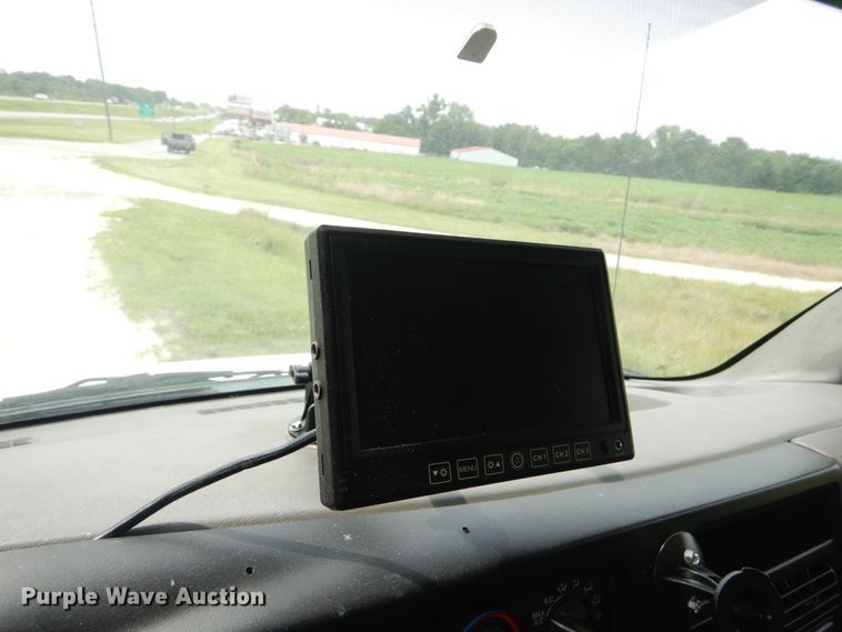 image for item JI9603 2006 Chevrolet Express G3500  box truck