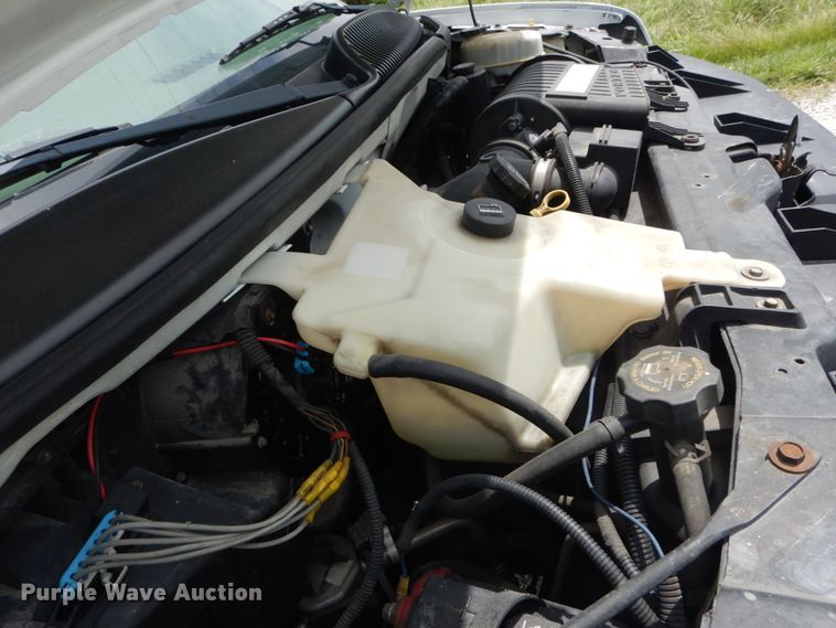 image for item JI9603 2006 Chevrolet Express G3500  box truck