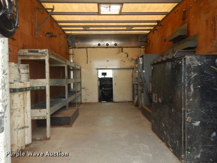 image for item JI9603 2006 Chevrolet Express G3500  box truck