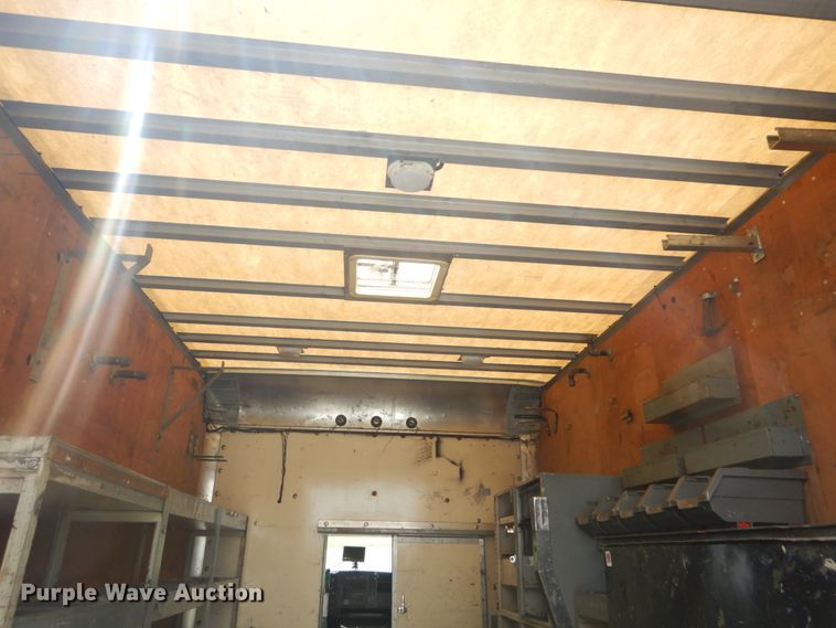 image for item JI9603 2006 Chevrolet Express G3500  box truck