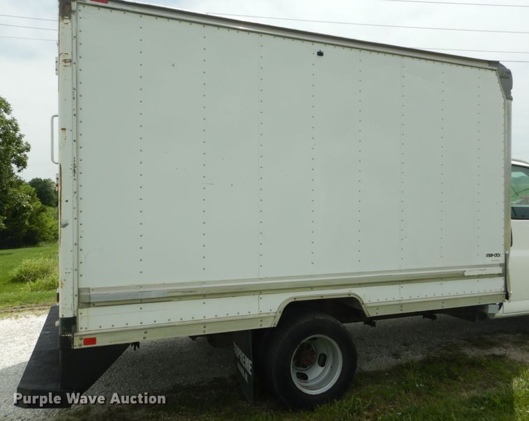 image for item JI9603 2006 Chevrolet Express G3500  box truck