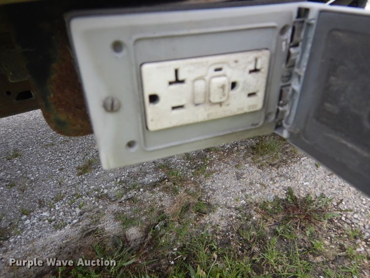 image for item JI9603 2006 Chevrolet Express G3500  box truck