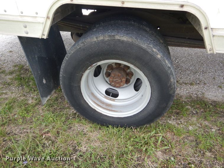 image for item JI9603 2006 Chevrolet Express G3500  box truck