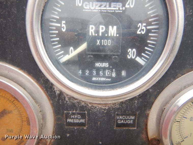 image for item JI9618 1998 Ford LTA9000  vacuum truck