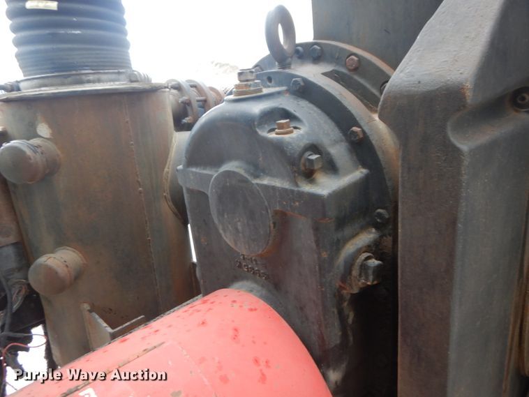 image for item JI9618 1998 Ford LTA9000  vacuum truck