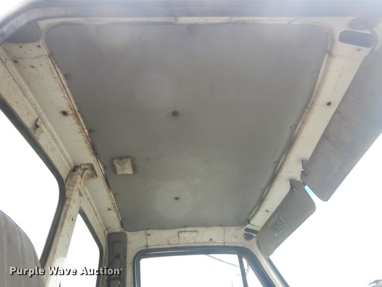 image for item JI9618 1998 Ford LTA9000  vacuum truck