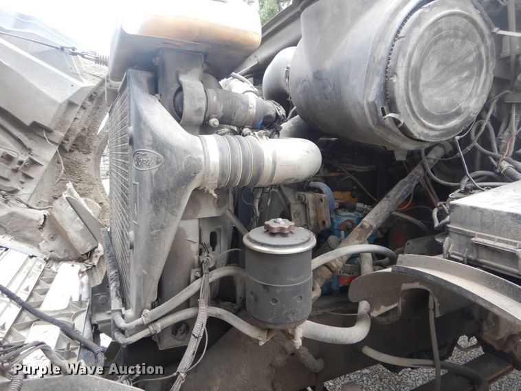 image for item JI9618 1998 Ford LTA9000  vacuum truck