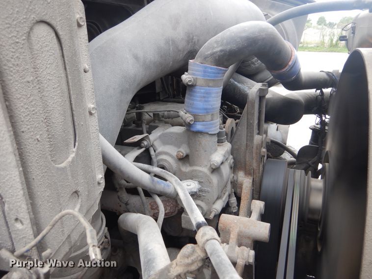 image for item JI9618 1998 Ford LTA9000  vacuum truck