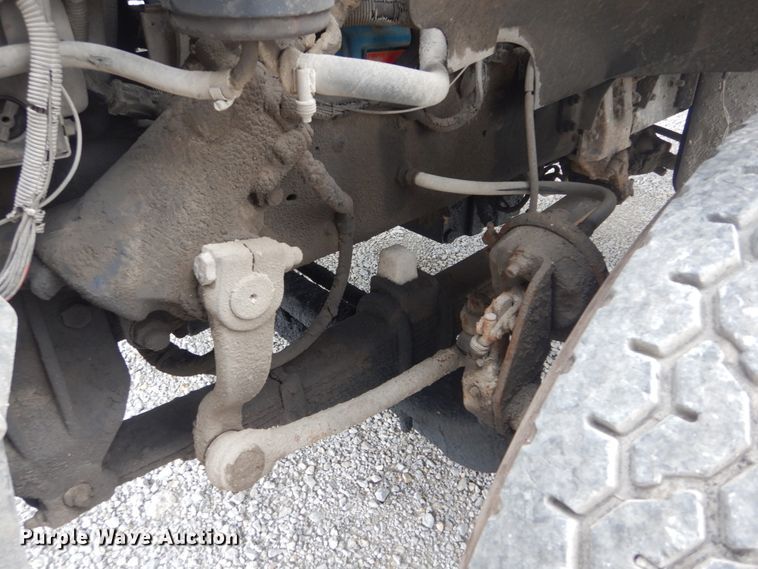 image for item JI9618 1998 Ford LTA9000  vacuum truck