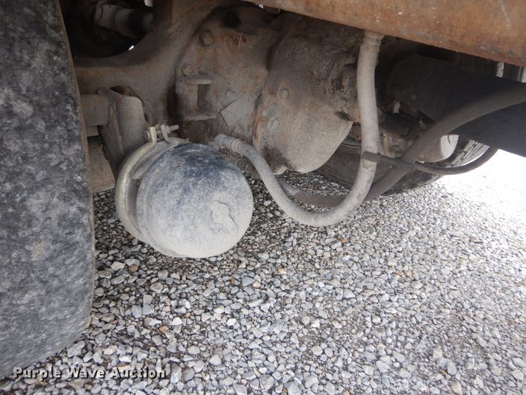 image for item JI9618 1998 Ford LTA9000  vacuum truck