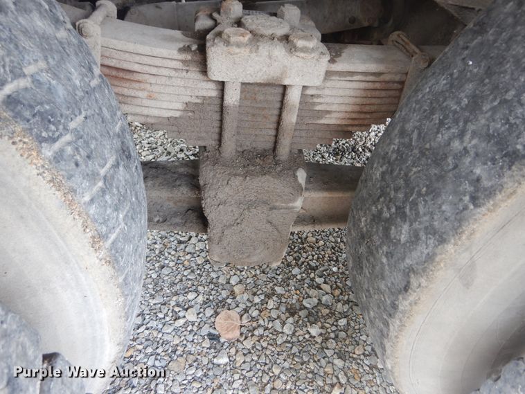 image for item JI9618 1998 Ford LTA9000  vacuum truck