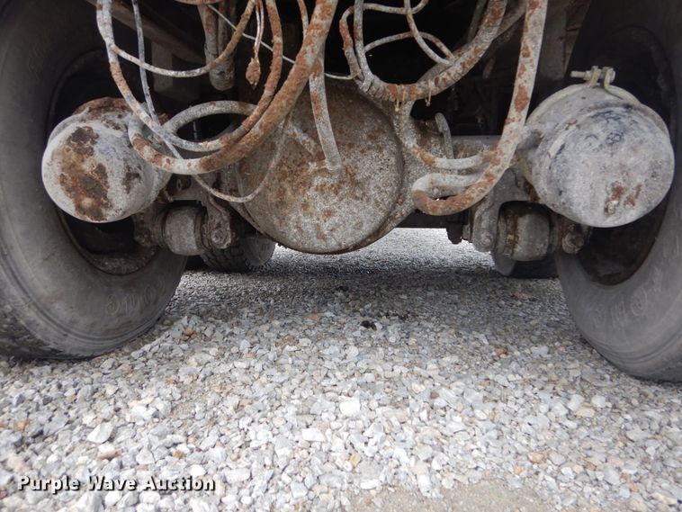 image for item JI9618 1998 Ford LTA9000  vacuum truck