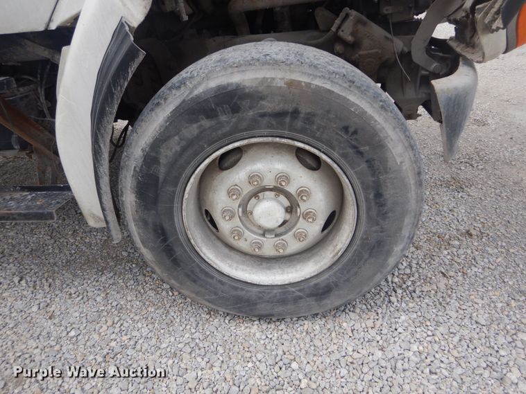 image for item JI9618 1998 Ford LTA9000  vacuum truck