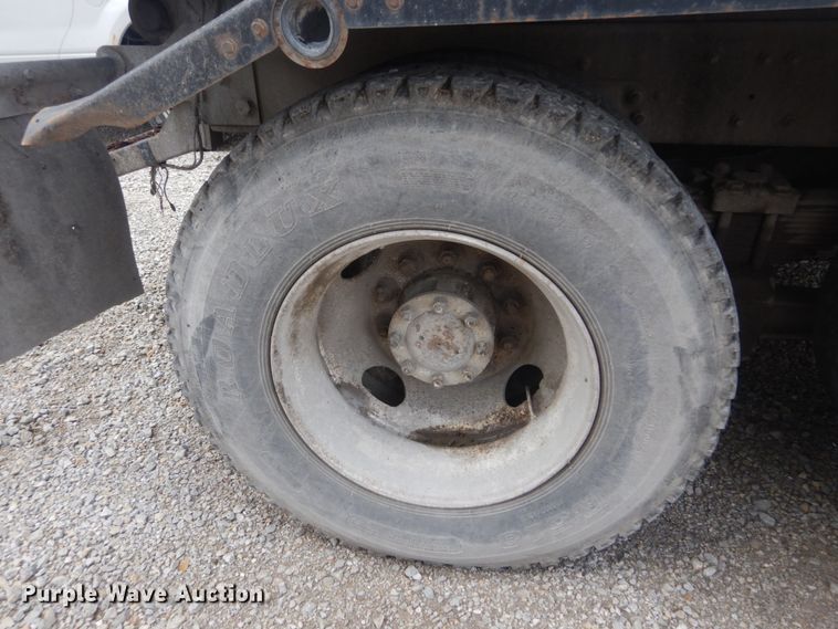 image for item JI9618 1998 Ford LTA9000  vacuum truck