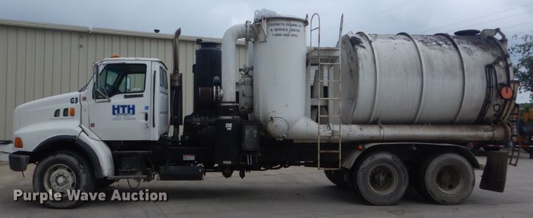 image for item JI9620 1997 Ford LT9000  vacuum truck