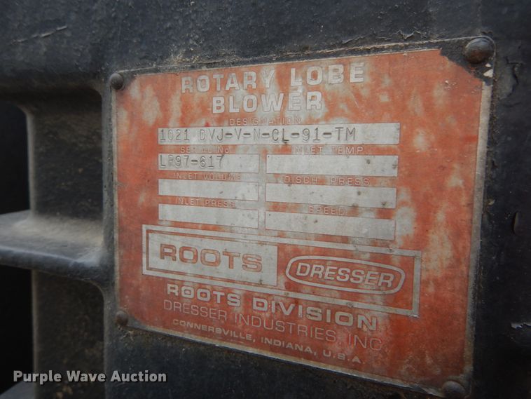 image for item JI9620 1997 Ford LT9000  vacuum truck