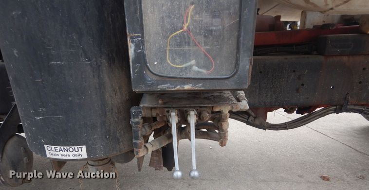 image for item JI9620 1997 Ford LT9000  vacuum truck