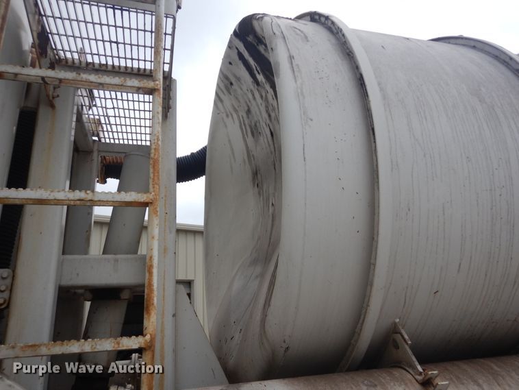 image for item JI9620 1997 Ford LT9000  vacuum truck