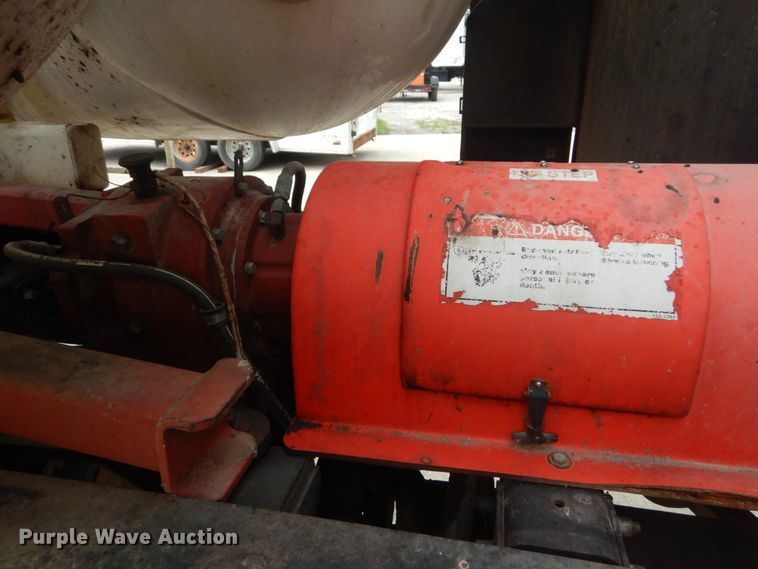 image for item JI9620 1997 Ford LT9000  vacuum truck