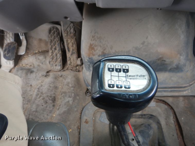 image for item JI9620 1997 Ford LT9000  vacuum truck