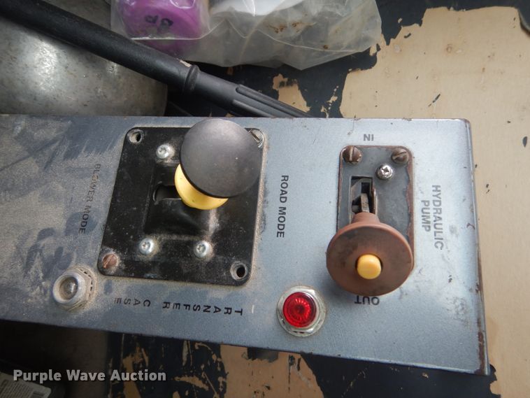 image for item JI9620 1997 Ford LT9000  vacuum truck