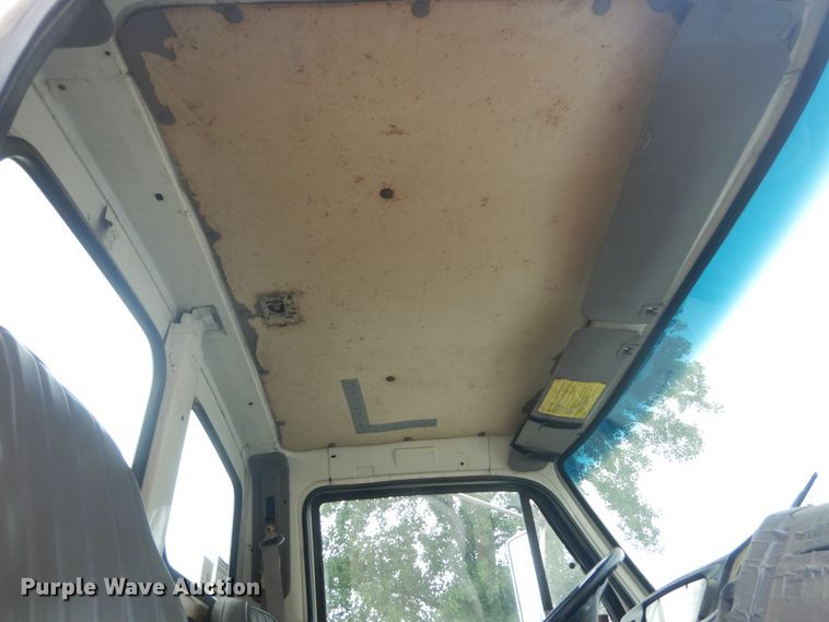 image for item JI9620 1997 Ford LT9000  vacuum truck