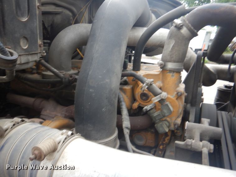 image for item JI9620 1997 Ford LT9000  vacuum truck