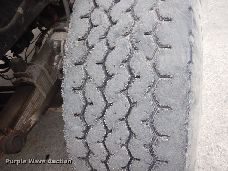 image for item JI9620 1997 Ford LT9000  vacuum truck