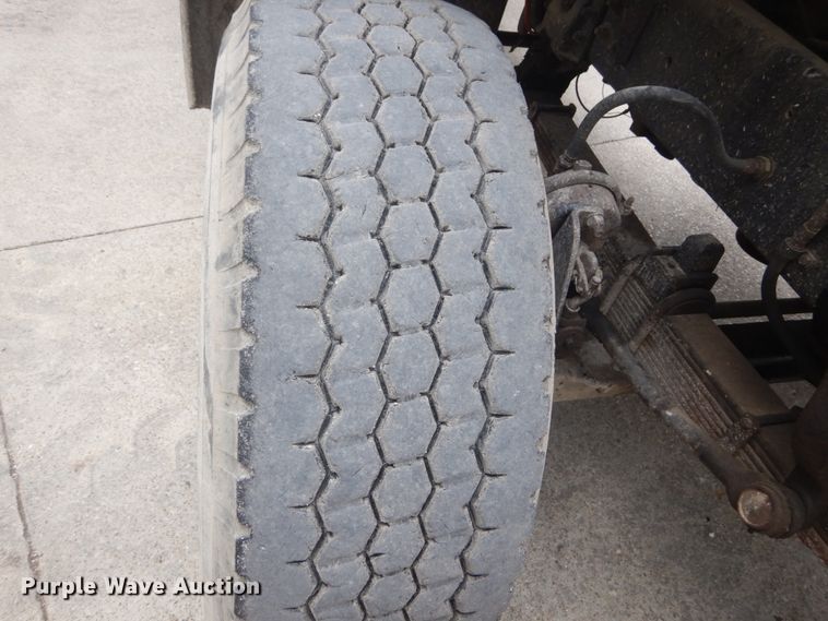 image for item JI9620 1997 Ford LT9000  vacuum truck