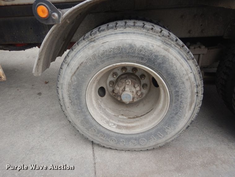 image for item JI9620 1997 Ford LT9000  vacuum truck