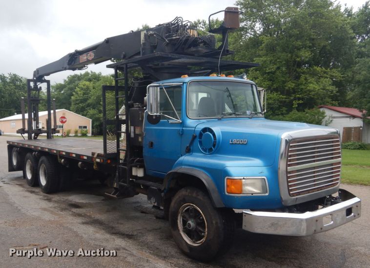 image for item JI9626 1995 Ford LTS9000  crane truck