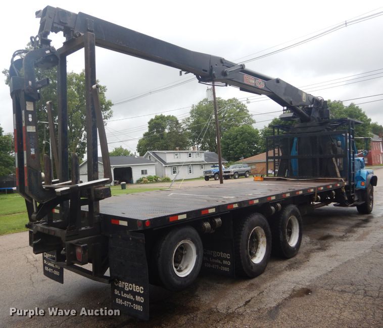 image for item JI9626 1995 Ford LTS9000  crane truck