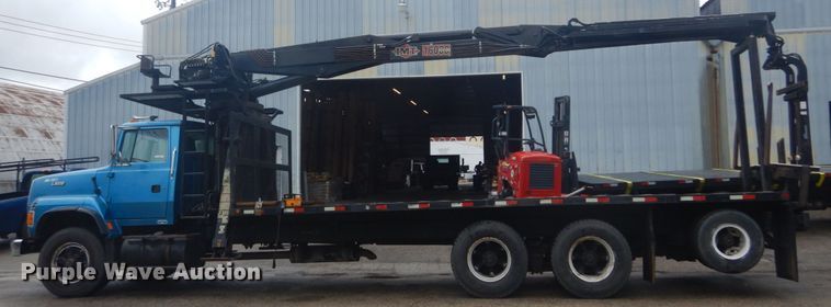 image for item JI9626 1995 Ford LTS9000  crane truck