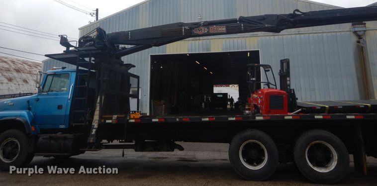 image for item JI9626 1995 Ford LTS9000  crane truck