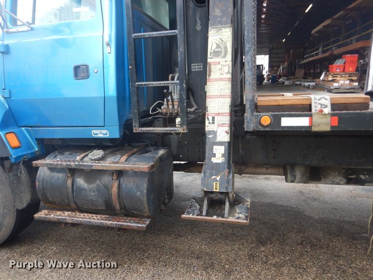 image for item JI9626 1995 Ford LTS9000  crane truck