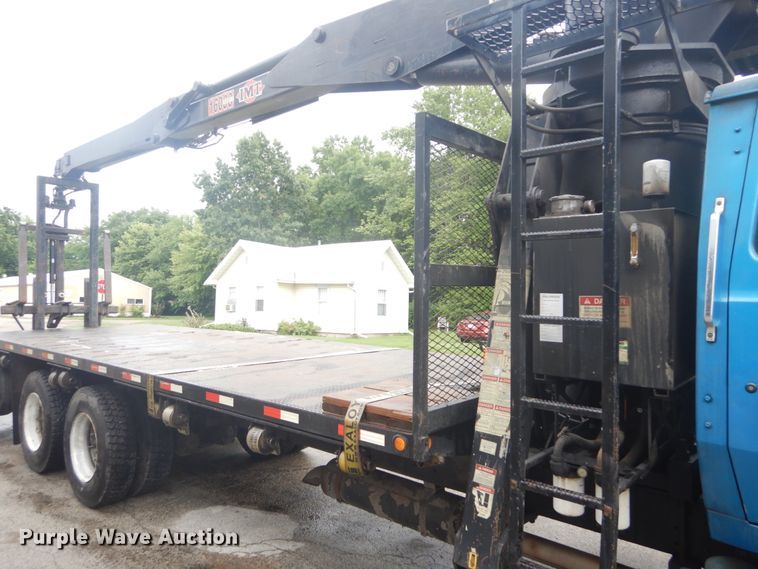 image for item JI9626 1995 Ford LTS9000  crane truck