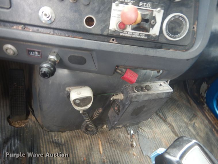 image for item JI9626 1995 Ford LTS9000  crane truck