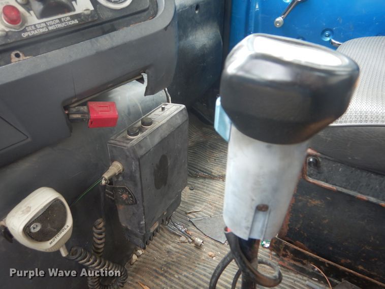 image for item JI9626 1995 Ford LTS9000  crane truck