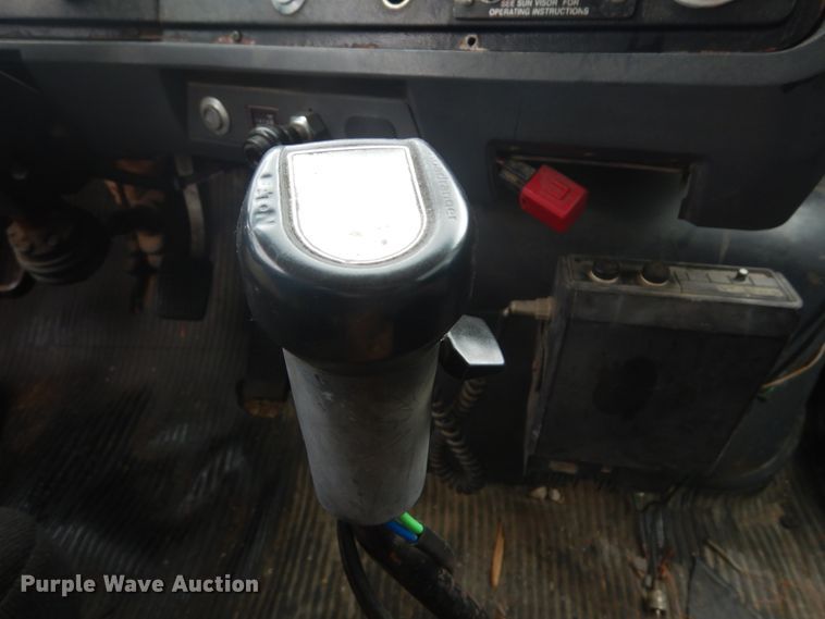 image for item JI9626 1995 Ford LTS9000  crane truck