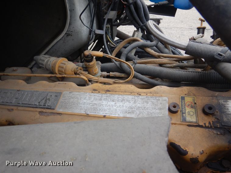 image for item JI9626 1995 Ford LTS9000  crane truck