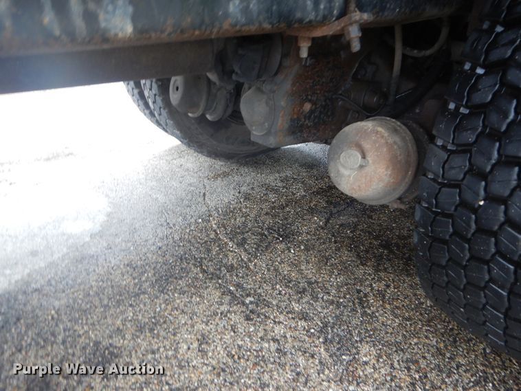 image for item JI9626 1995 Ford LTS9000  crane truck