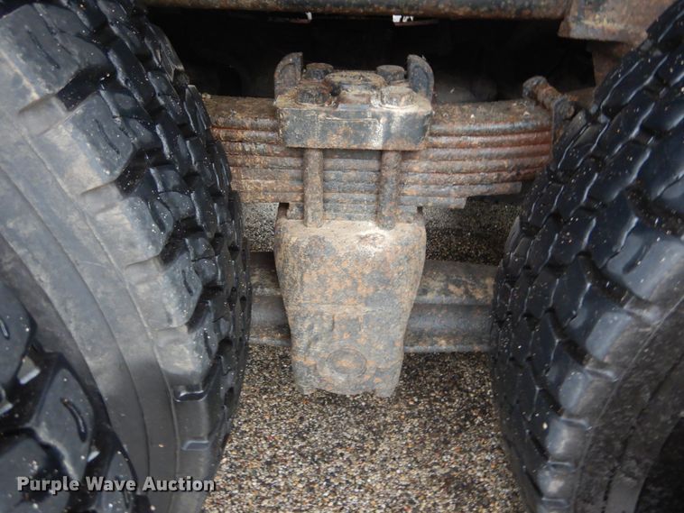 image for item JI9626 1995 Ford LTS9000  crane truck