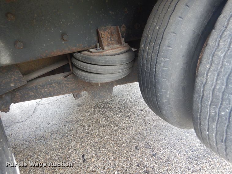 image for item JI9626 1995 Ford LTS9000  crane truck