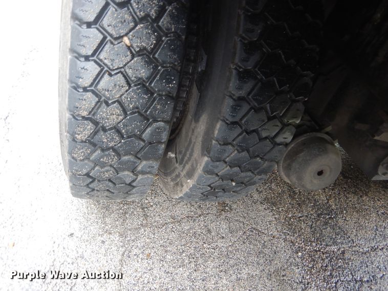 image for item JI9626 1995 Ford LTS9000  crane truck