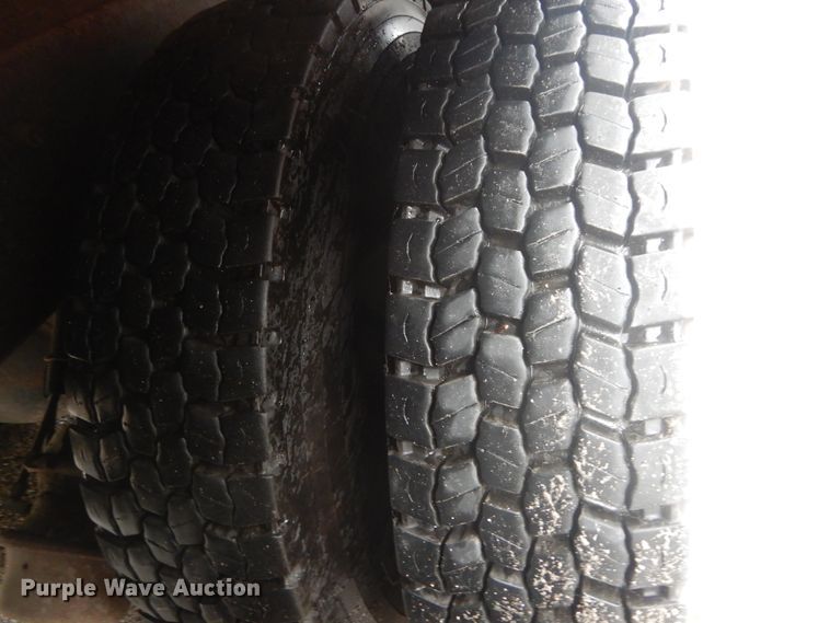 image for item JI9626 1995 Ford LTS9000  crane truck