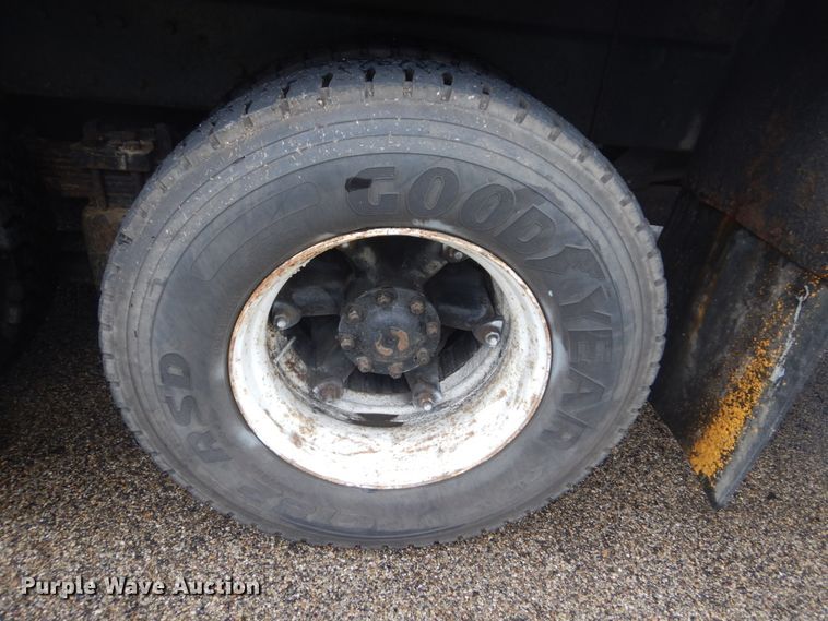 image for item JI9626 1995 Ford LTS9000  crane truck