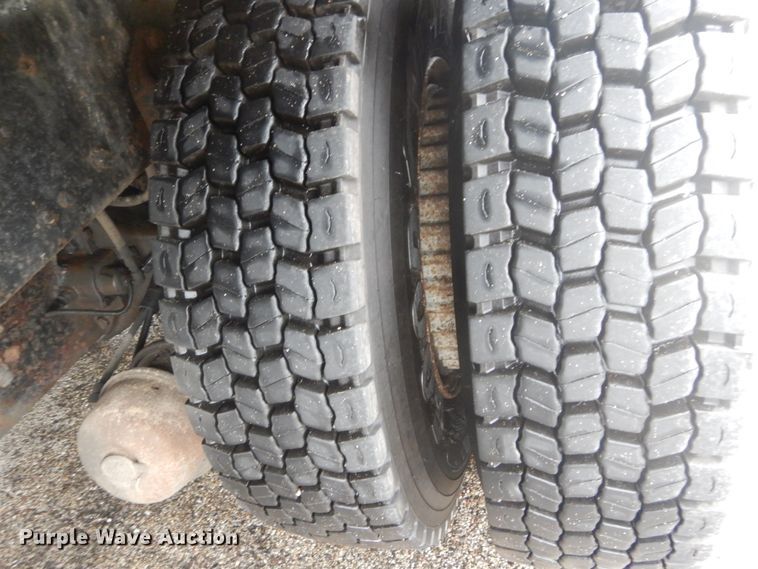 image for item JI9626 1995 Ford LTS9000  crane truck