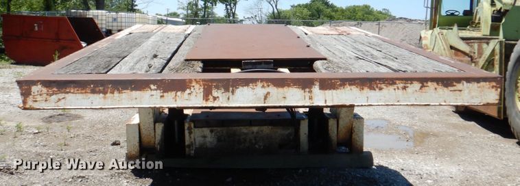 image for item JY9765 1990 Phelan WT-25H-HFN  lowboy equipment trailer